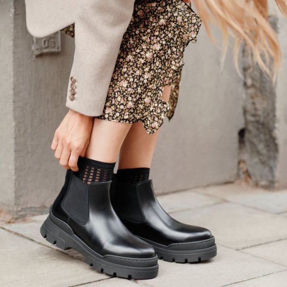 & Other Stories Shoes - NWT & Other Stories Chunky Leather Chelsea Boots
